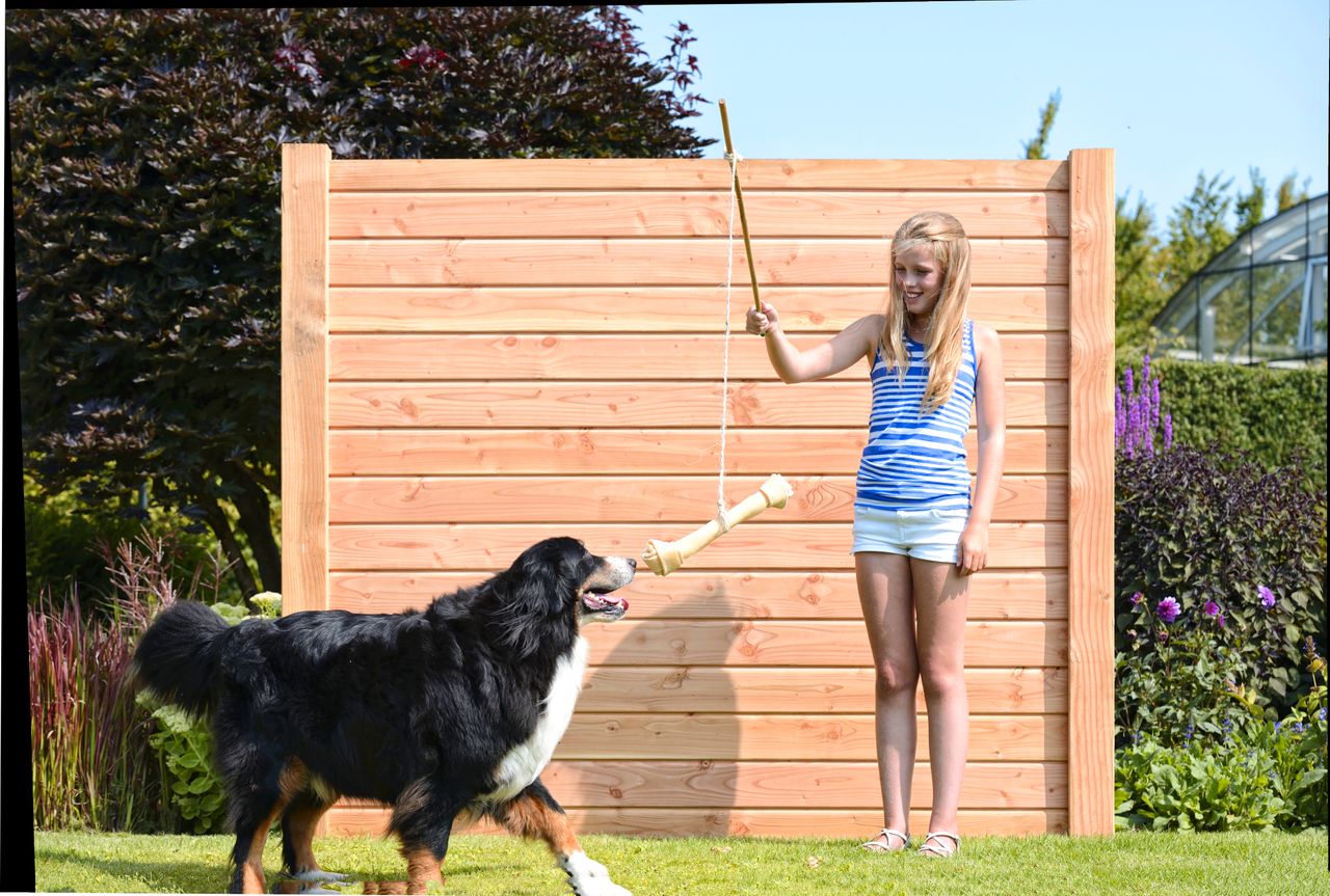 Houten schutting met kant-en-klare panelen